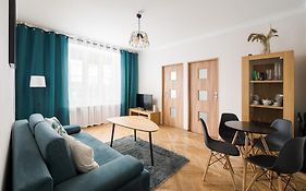 Royal Baths Charming Apartment By Bookinghost